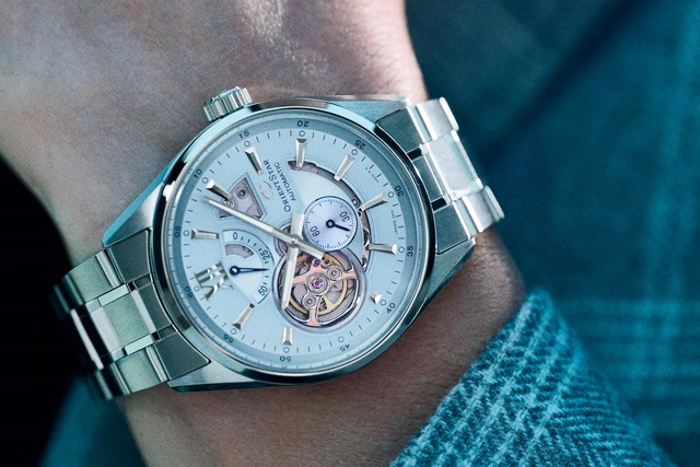 Orient Star Modern Skeleton am Handgelenk