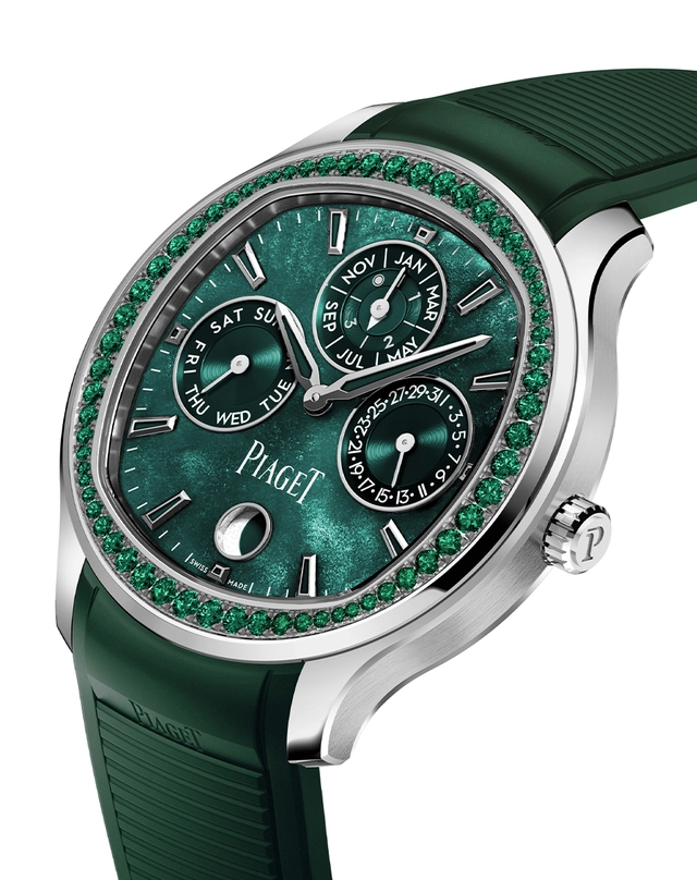 WatchTime-Piaget-PoloPerpetualCalendarObsidian-GrünKrone.jpg Piaget – Polo Perpetual Calendar Obsidian Green, Weißgolduhr mit ewigem Kalender und grünem Alligatorlederband