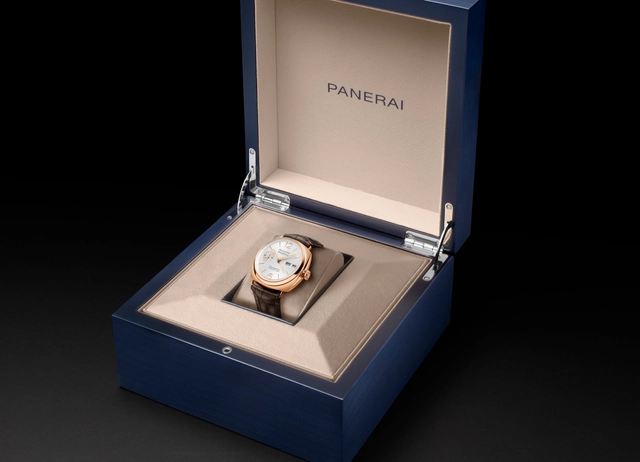 Verpackung der Panerai Radiomir Perpetual Calendar GMT Goldtech PAM01453