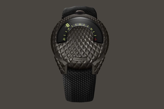 Urwerk UR-101 T-Rex von vorn