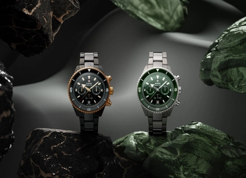 Rado Captain Cook High-Tech Ceramic Chronograph schwarz-gold und Plasma-gruen