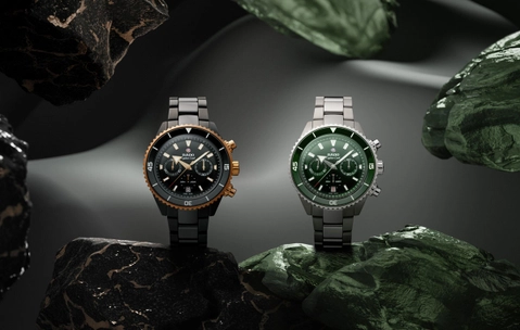 Rado Captain Cook High-Tech Ceramic Chronograph schwarz-gold und Plasma-gruen