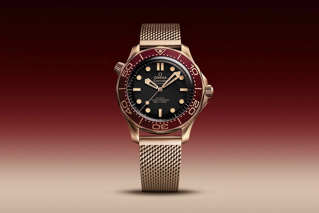 OMEGA_Seamaster_Diver300M_Bronzegold_Aufmacher Omega Seamaster Diver 300M in Bronzegold und Burgunderrot