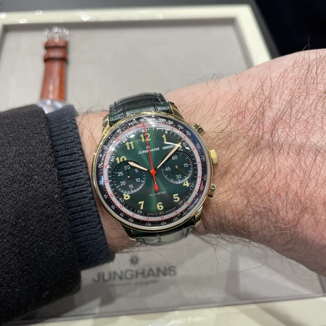 Junghans-Telemeter Edition-gruen-Wristshot-WT.jpg Junghans: Telemeter Edition grün Wristshot