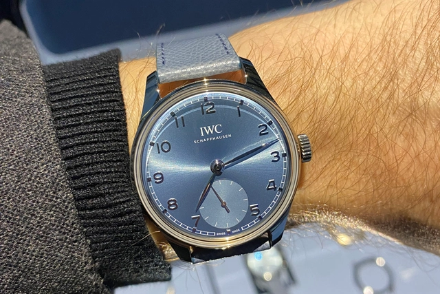 IWC Portugieser Automatic 40 Weißgold blau Wristshot