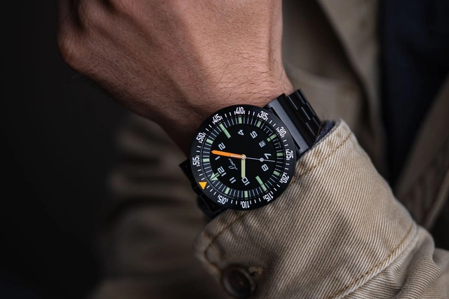 Laco Atacama.3: Wristshot mit Stahlband