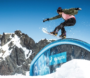 Aufnahme eines Snowboarders am Kaunertaler Gletscher.
