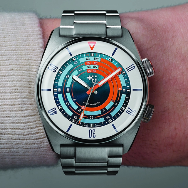 ChristopherWard-C65-Super-Compressor-Elite-Wristshot.jpg Christopher Ward C65 Super Compressor Elite