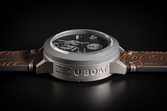 U-Boat-Classico-Left-Hander-Titan-Seite.jpg U-Boat-Classico-Left-Hander-Titan-Seite
