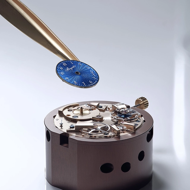 Breguet_Tradition_Seconde_Retrograde_7035_Detail_ZB.jpg Breguet Tradition Seconde Retrograde 7035, Uhrwerk Detailaufnahme