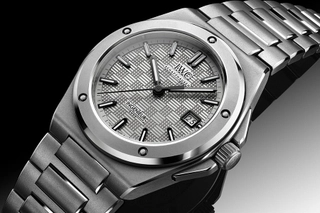 IWC Ingenieur Automatic 40, Ref. IW328902: stainless steel case, silver-plated dial