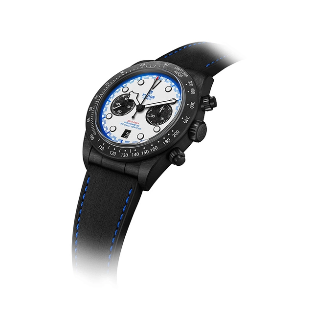 Tudor_Black_Bay_Carbon_25_Profil.jpg Tudor Black Bay Chrono Carbon 25 schräg von der Seite