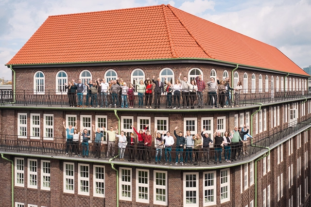 WatchTime-Wempe-Stubbenhuk-außenTeam.jpg Die neue Wempe Niederlassung im Stubbenhuk 10, historisches Kontorhaus in Hamburg