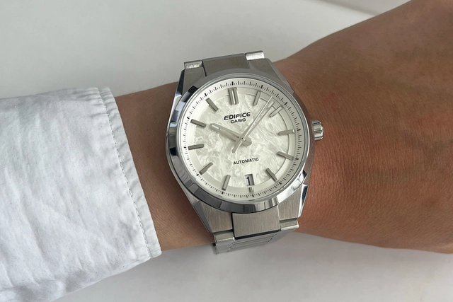 Edelstahluhr der Hands-on Casio Edifice EFK-100-Serie