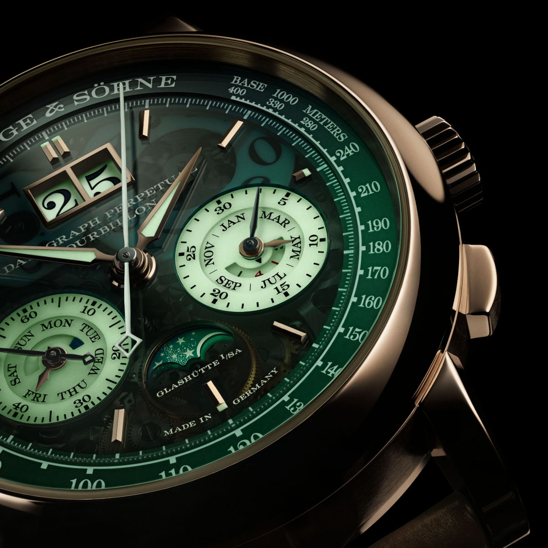 WatchTime-ALS-Datograph-Perpetual-Tourbillon-Lumen-Detail.jpg?width=1920&format=webply