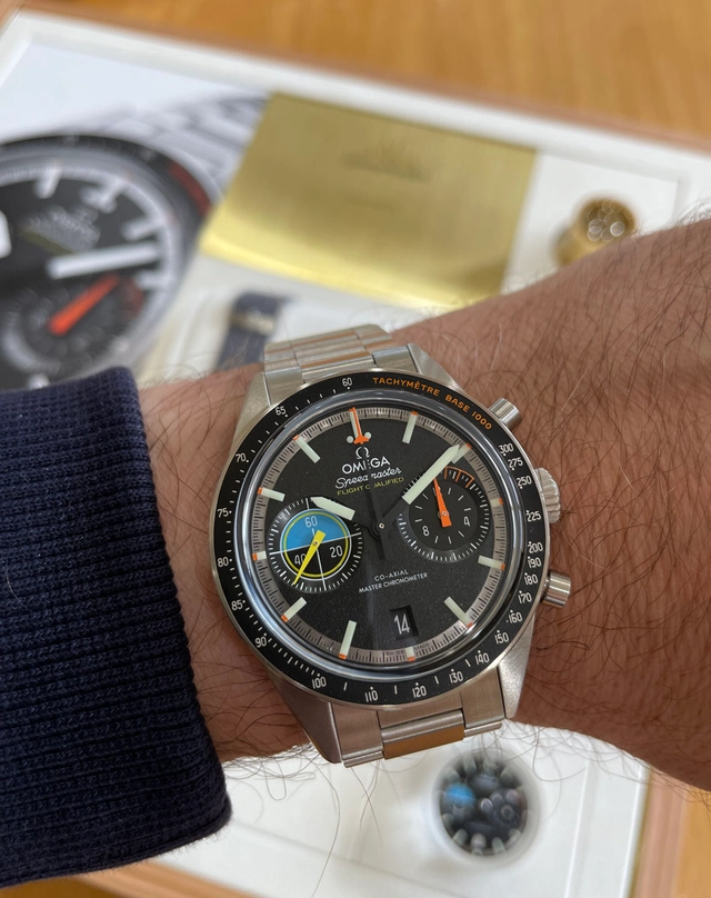 WatchTime Uhrenreise Schweiz 2025: Omega Speedmaster Pilot Wristshot WatchTime Uhrenreise Schweiz 2025: Omega Speedmaster Pilot Wristshot