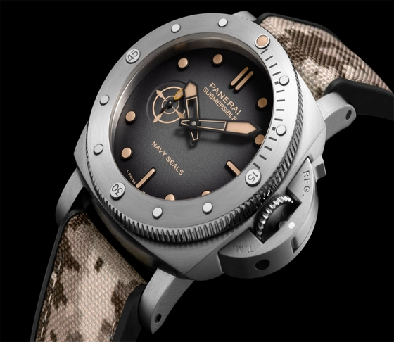 Panerai: Submersible QuarantaQuattro Navy Seals PAM01518