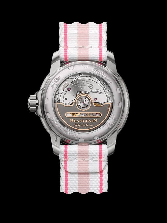 Blancpain Fifty Fathoms Automatique Titanmodell Rückseite mit Sicht auf Kaliber