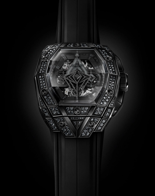 Hublot-Spirit-of-Big-Bang-Sang-Bleu-All-Black-Pave-Kobra.jpg