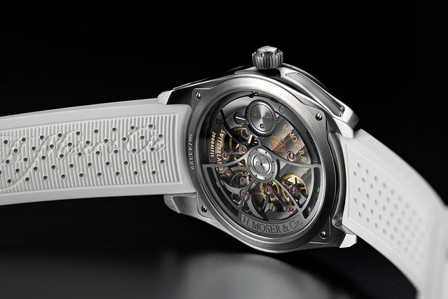 H-MoserPioneer_CentreSeconds_ST_Sunny-Side_Up-Boden.jpg H. Moser & Cie.: Pioneer Centre Seconds Sunny-Side Up Boden