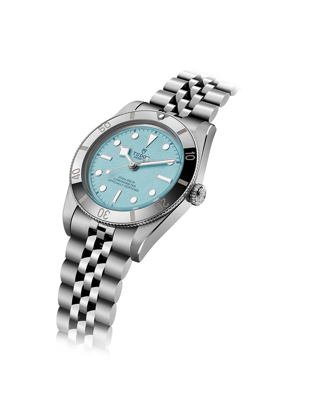 Tudor Black Bay 54 „Lagoon Blue“ Seitenprofil 