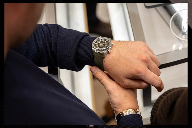 Jaeger-LeCoultre Uhr am Handgelenk