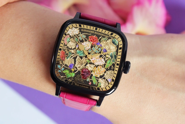 Alexander-Shorokhoff-Bella-Alla-Wristshot-AS.jpg Alexander Shorokhoff Bella & Alla Wristshot