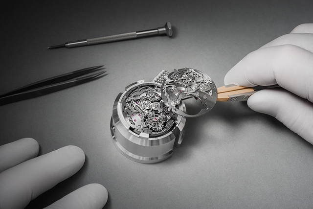 Vacheron_Constantin_Overseas_Grand_Complication_Openface_Detail_movement.jpg Uhrwerk Kaliber 2755 QP der Vacheron Constantin Overseas Grand Complication