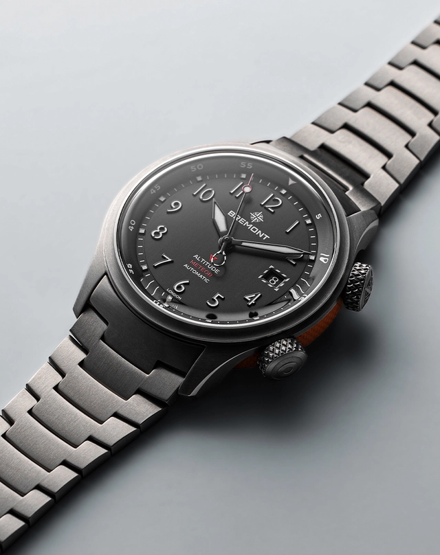 Bremont – MB Meteor Orange Barrel Bremont – MB Meteor Orange Barrel, Titan-Fliegeruhr mit Automatikwerk
