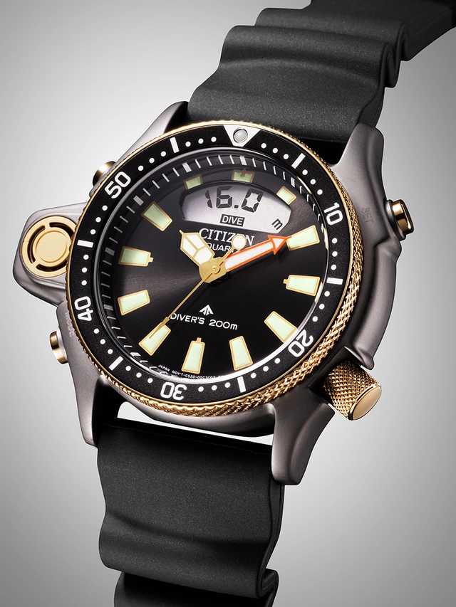 Citizen Promaster Aqualand 40th Limited Edition, Uhr im Close-up leicht schräg gedreht