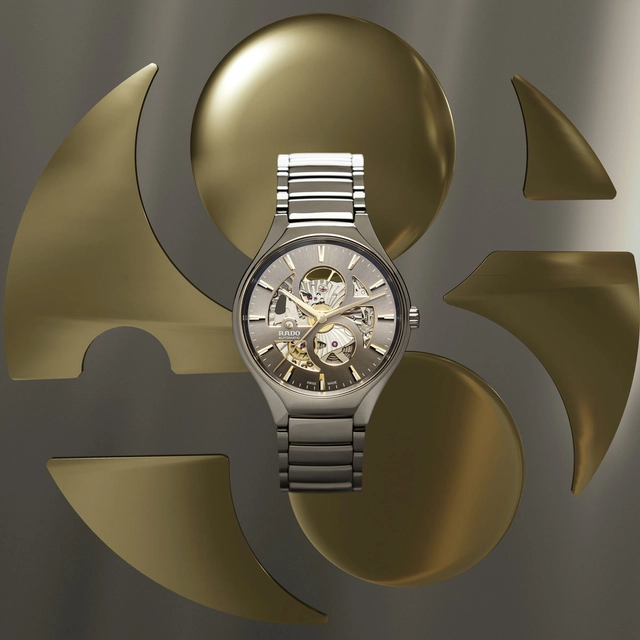 Rado: True Round Open Heart in Grau