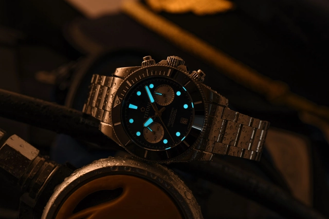 Titoni Seascoper 300 Bi-Compax Chronograph Stahl bei Nacht