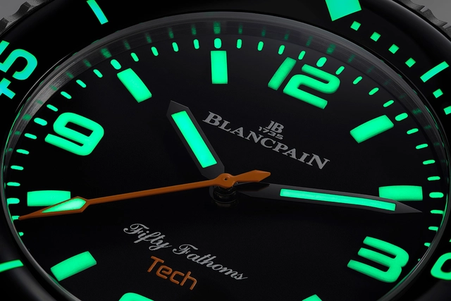 Blancpain Fifty Fathoms Tech, nachleuchtendes Zifferblatt Grossaufnahme