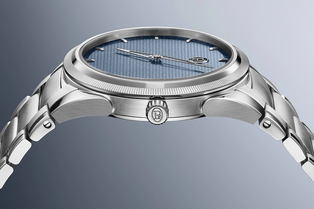 Parmigiani Tonda PF 36mm Automatik Stone Blue mit blauem Zifferblatt, Profil, Seitenansicht