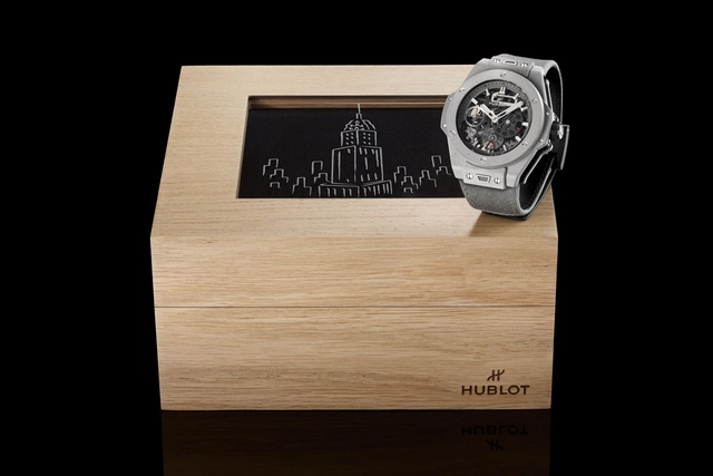 Hublot-Big-Bang-MECA-10-Concrete-Jungle-Box.jpg Die Hublot Big Bang Meca-10 Concrete Jungle wird in dieser Green Box verkauft.