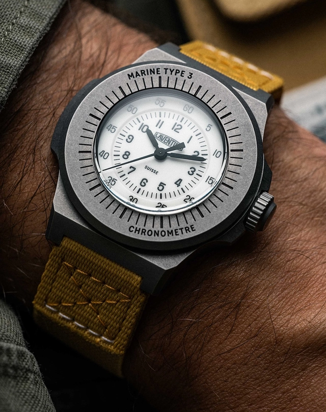 Laventure – Marine Type 3, Titanuhr mit Automatikwerk und Nylonband Laventure – Marine Type 3, Toolwatch aus Titan