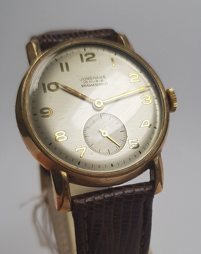 Junghans-Armbanduhr mit Stoßsicherung und Kaliber J80, 1940er-Jahre Junghans-Armbanduhr mit Stoßsicherung und Kaliber J80, 1940er-Jahre