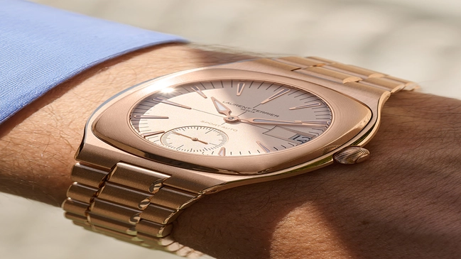 Laurent Ferrier Sport-Auto-79 Gold am Arm