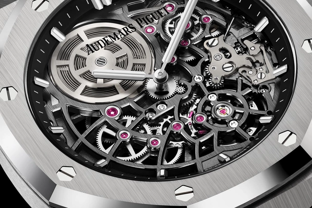 Das Werk der Audemars Piguet Royal Oak Jumbo Extraflach Squelette ist aufwendig skelettiert