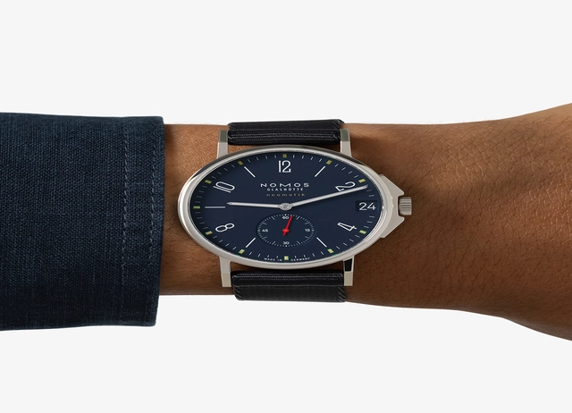 Nomos Glashütte Ahoi neomatik 38 Datum Atlantik