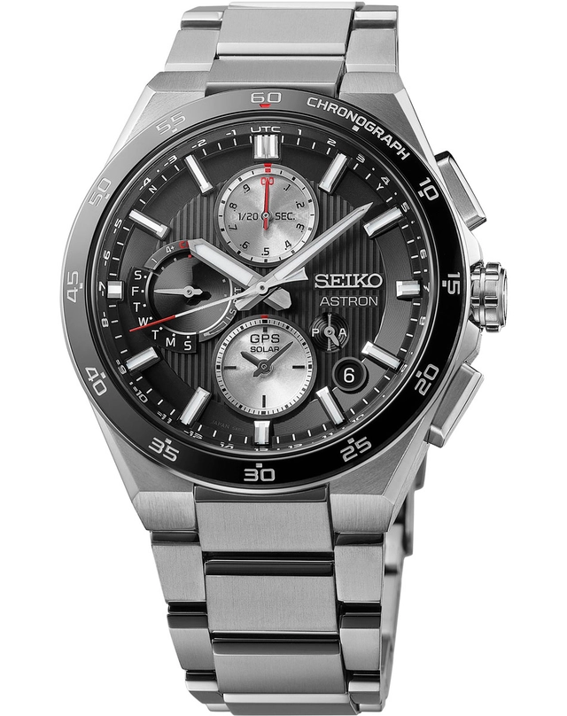 Seiko Astron GPS Solar Dual Time Chronograph 5X83 mit dunklem Zifferblatt und hellen Totalisatoren SSH151