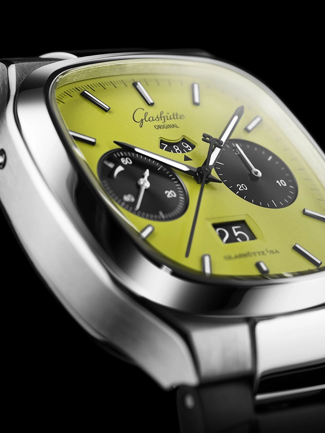 Glashuette Original, Referenz 1-37-02-19-02_63, Seventies Chrono Fusion Zifferblatt mit Zählern und Großdatum in Limegrün