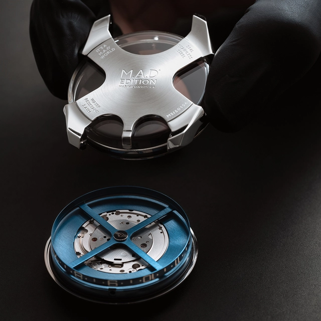 MAD1S-MBANDF-blue-craftmanship.jpg MB&F M.A.D. Editions - die M.A.D.1S in Blau