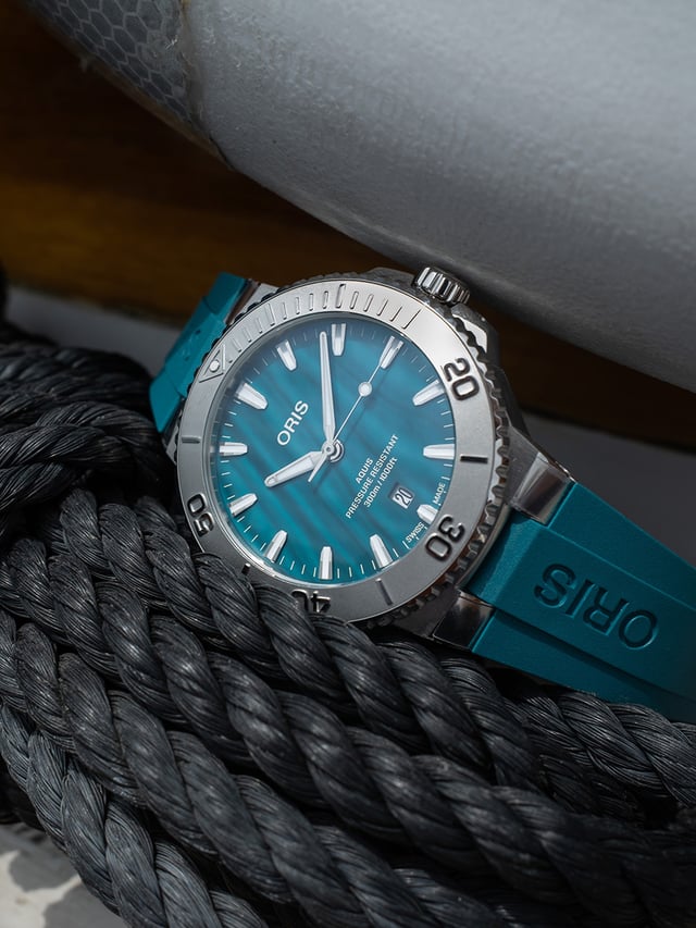 Oris-Aquis-Date-New-York-Harbor-Limited-Edition-II-2.jpg