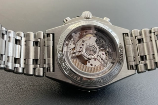 Breitling Chronomat B01 42 Titan: Der Boden der Hands-On-Uhr
