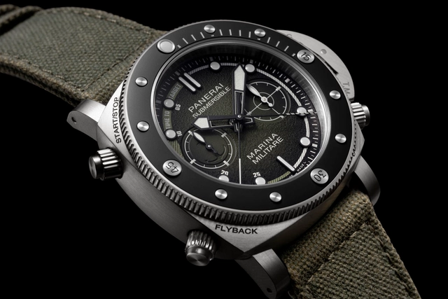 Panerai-Submersible-Chrono-Marina-Militare-Experience-Edition-Halbseite.jpg Panerai Submersible Chrono Marina Militare Experience Edition