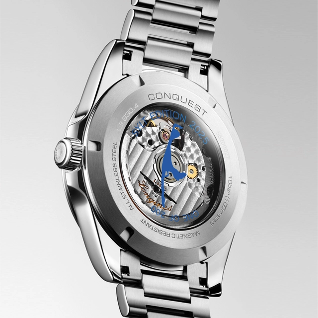 Longines Conquest Sylt Edition 2025 mit transparentem Gehäuseboden und Sylt-Silhouetten-Prägung Longines Conquest Sylt Edition 2025 mit transparentem Gehäuseboden und Sylt-Silhouetten-Prägung
