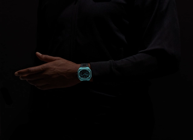 Bell & Ross BR-X5 Blue Lum, Aufmacher
