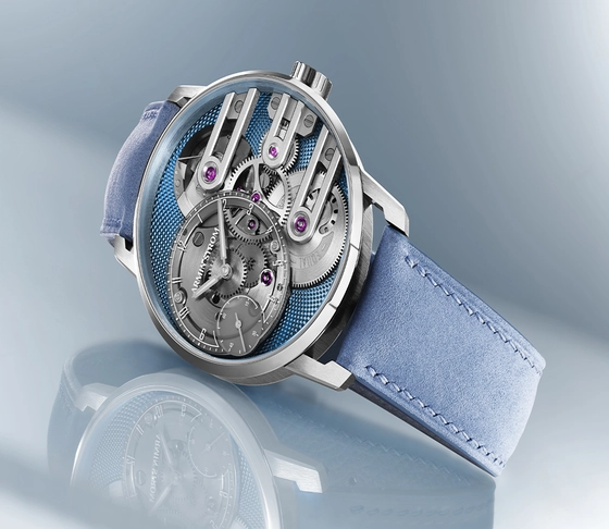 Armin Strom – Mirrored Force Resonance Ice Blue, Luxusuhr mit spannender Feinmechanik