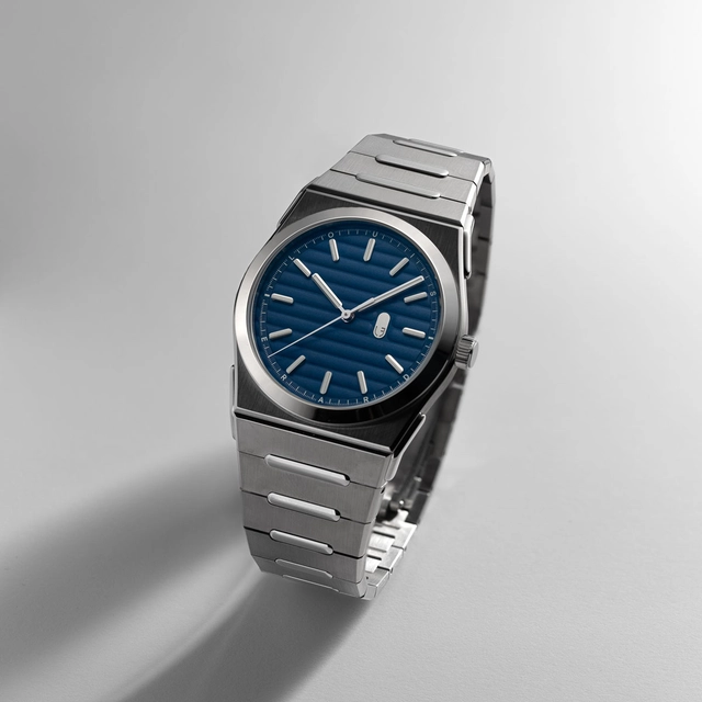 Louis Erard: 2340 mit tiefblauem Zifferblatt